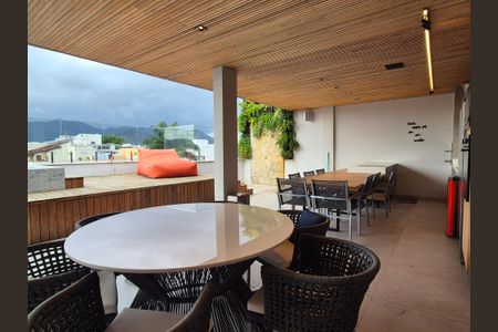 Apartamento à venda com 358m², 3 quartos e 4 vagas Apartamento à venda com 358m², 3 quartos e 4 vagasTerraço