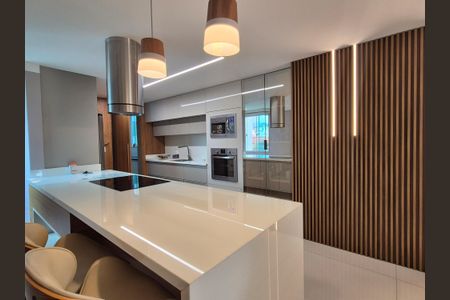 Apartamento à venda com 358m², 3 quartos e 4 vagas Apartamento à venda com 358m², 3 quartos e 4 vagasCozinha