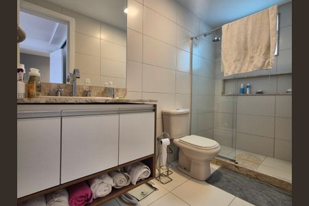 Apartamento à venda com 358m², 3 quartos e 4 vagas Apartamento à venda com 358m², 3 quartos e 4 vagasBanheiro suite 3