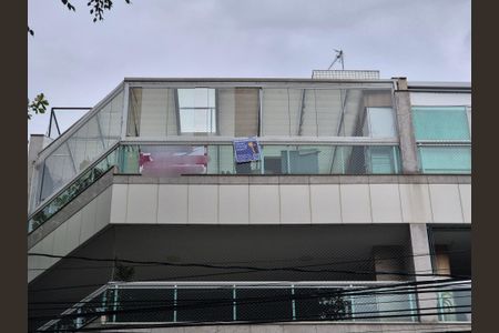 Apartamento à venda com 358m², 3 quartos e 4 vagas Apartamento à venda com 358m², 3 quartos e 4 vagasPlaca