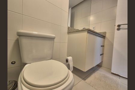 Apartamento à venda com 358m², 3 quartos e 4 vagas Apartamento à venda com 358m², 3 quartos e 4 vagasBanheiro suite 1