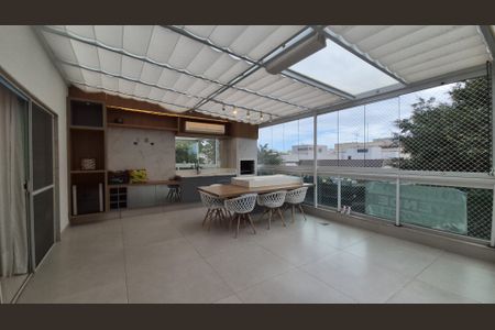 Apartamento à venda com 358m², 3 quartos e 4 vagas Apartamento à venda com 358m², 3 quartos e 4 vagasVaranda