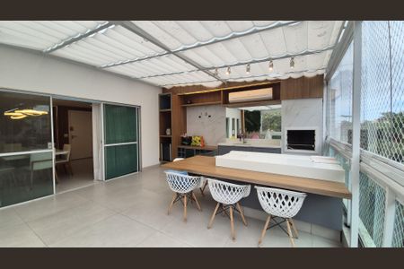 Apartamento à venda com 358m², 3 quartos e 4 vagas Apartamento à venda com 358m², 3 quartos e 4 vagasVaranda