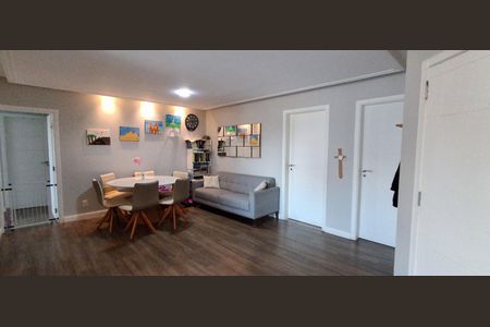 Apartamento à venda com 135m², 3 quartos e 3 vagas Apartamento à venda com 135m², 3 quartos e 3 vagasSala