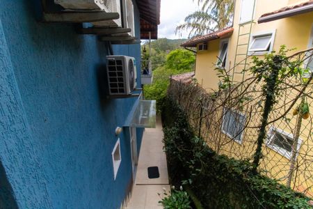 Casa de condomínio à venda com 420m², 3 quartos e 2 vagas Casa de condomínio à venda com 420m², 3 quartos e 2 vagasÁrea externa