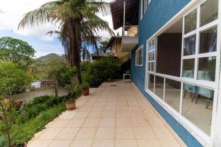 Casa de condomínio à venda com 420m², 3 quartos e 2 vagas Casa de condomínio à venda com 420m², 3 quartos e 2 vagasÁrea externa