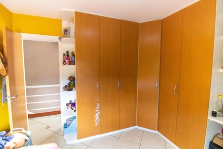 Casa de condomínio à venda com 420m², 3 quartos e 2 vagas Casa de condomínio à venda com 420m², 3 quartos e 2 vagasQuarto 1