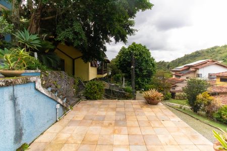 Casa de condomínio à venda com 420m², 3 quartos e 2 vagas Casa de condomínio à venda com 420m², 3 quartos e 2 vagasÁrea externa