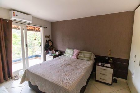 Casa de condomínio à venda com 420m², 3 quartos e 2 vagas Casa de condomínio à venda com 420m², 3 quartos e 2 vagasSuíte