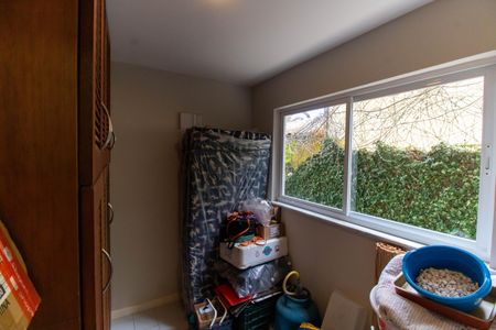 Casa de condomínio à venda com 420m², 3 quartos e 2 vagas Casa de condomínio à venda com 420m², 3 quartos e 2 vagasQuarto de Serviço