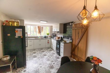 Casa de condomínio à venda com 420m², 3 quartos e 2 vagas Casa de condomínio à venda com 420m², 3 quartos e 2 vagasCozinha