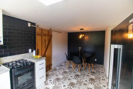 Casa de condomínio à venda com 420m², 3 quartos e 2 vagas Casa de condomínio à venda com 420m², 3 quartos e 2 vagasCozinha