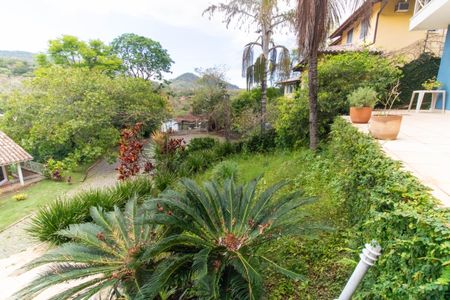 Casa de condomínio à venda com 420m², 3 quartos e 2 vagas Casa de condomínio à venda com 420m², 3 quartos e 2 vagasÁrea externa