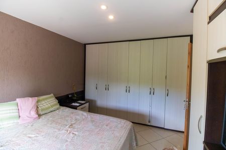 Casa de condomínio à venda com 420m², 3 quartos e 2 vagas Casa de condomínio à venda com 420m², 3 quartos e 2 vagasSuíte