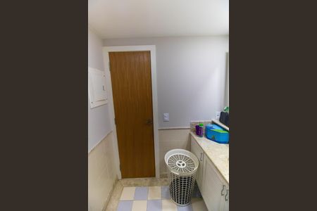 Casa de condomínio à venda com 420m², 3 quartos e 2 vagas Casa de condomínio à venda com 420m², 3 quartos e 2 vagasBanheiro Social