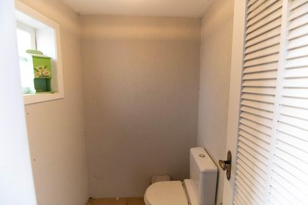 Casa de condomínio à venda com 420m², 3 quartos e 2 vagas Casa de condomínio à venda com 420m², 3 quartos e 2 vagasLavabo