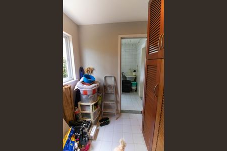 Casa de condomínio à venda com 420m², 3 quartos e 2 vagas Casa de condomínio à venda com 420m², 3 quartos e 2 vagasQuarto de Serviço