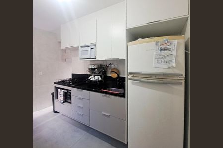 Cozinha de apartamento à venda com 2 quartos, 64m² em Aliança, Osasco