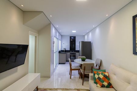 Casa de condomínio à venda com 52m², 2 quartos e 1 vaga Casa de condomínio à venda com 52m², 2 quartos e 1 vaga Sala e Cozinha