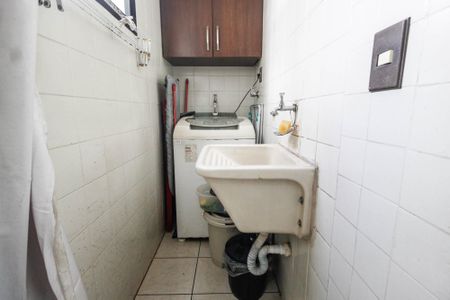Apartamento à venda com 100m², 3 quartos e 2 vagas Apartamento à venda com 100m², 3 quartos e 2 vagasÁrea de serviço