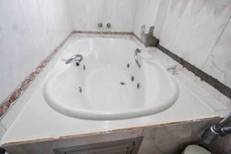 Apartamento à venda com 100m², 3 quartos e 2 vagas Apartamento à venda com 100m², 3 quartos e 2 vagasSuíte