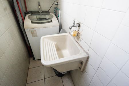 Apartamento à venda com 100m², 3 quartos e 2 vagas Apartamento à venda com 100m², 3 quartos e 2 vagasÁrea de serviço