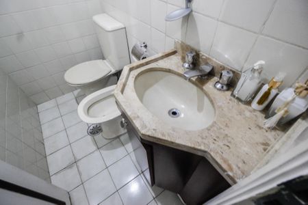 Apartamento à venda com 100m², 3 quartos e 2 vagas Apartamento à venda com 100m², 3 quartos e 2 vagasBanheiro 2