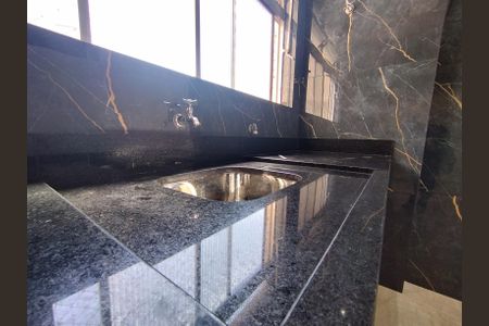 Apartamento à venda com 70m², 2 quartos e 1 vagaÁrea de Serviço