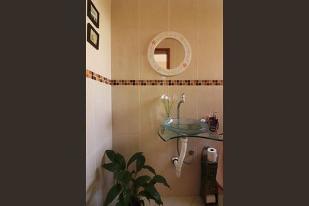 Casa à venda com 146m², 2 quartos e 2 vagasLavabo