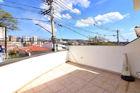 Casa à venda com 146m², 2 quartos e 2 vagasSuíte 1 Varanda