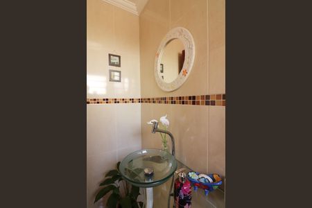 Casa à venda com 146m², 2 quartos e 2 vagasLavabo