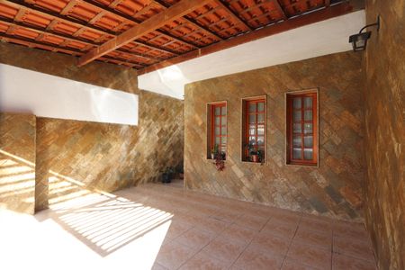 Casa à venda com 125m², 2 quartos e 2 vagasGaragem