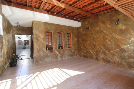 Casa à venda com 125m², 2 quartos e 2 vagasGaragem