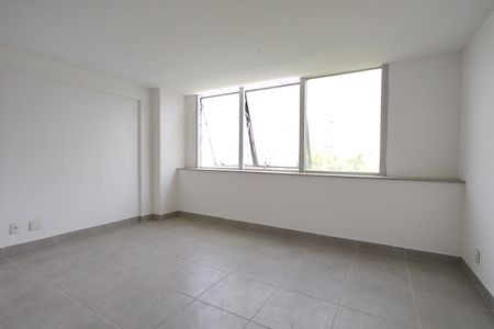 Sala de apartamento para alugar com 1 quarto, 50m² em Tanque, Rio de Janeiro