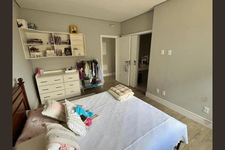 Casa à venda com 284m², 3 quartos e 2 vagas