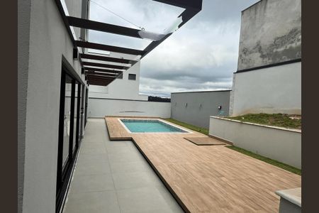 Casa à venda com 284m², 3 quartos e 2 vagas