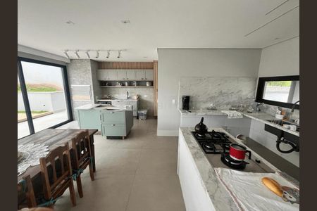 Casa à venda com 284m², 3 quartos e 2 vagas