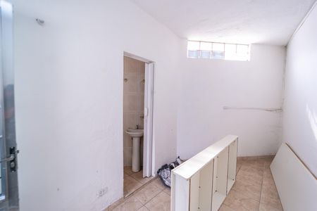 Casa à venda com 168m², 2 quartos e 3 vagas Casa à venda com 168m², 2 quartos e 3 vagasEdícula