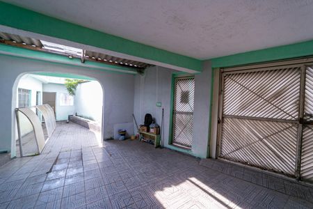 Casa à venda com 168m², 2 quartos e 3 vagas Casa à venda com 168m², 2 quartos e 3 vagasGaragem