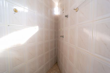 Casa à venda com 168m², 2 quartos e 3 vagas Casa à venda com 168m², 2 quartos e 3 vagasBanheiro da Edícula