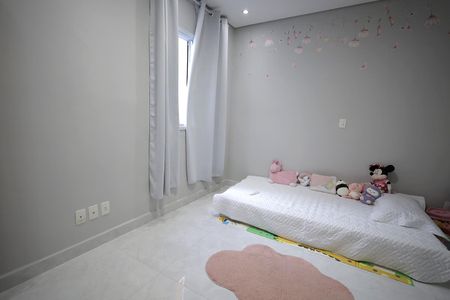 Casa à venda com 270m², 3 quartos e 4 vagasQuarto Suíte 2