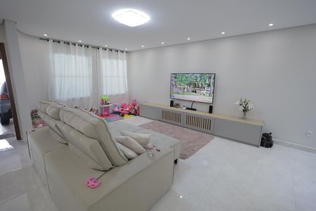 Casa à venda com 270m², 3 quartos e 4 vagasSala