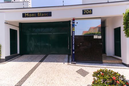 Casa de condomínio à venda com 225m², 3 quartos e 3 vagasFachada