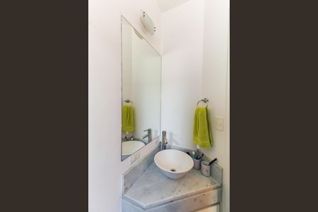 Casa de condomínio à venda com 225m², 3 quartos e 3 vagasBanheiro da Suíte 2