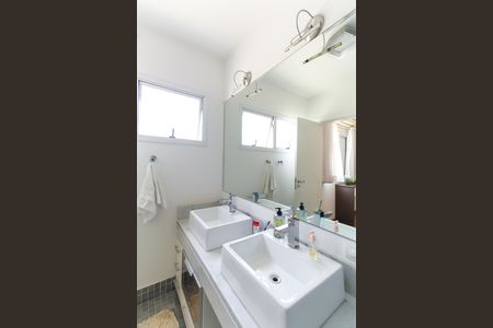 Casa de condomínio à venda com 225m², 3 quartos e 3 vagasBanheiro da Suíte 3