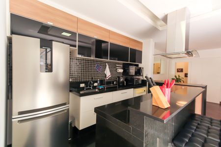 Casa de condomínio à venda com 225m², 3 quartos e 3 vagasCozinha - Armários