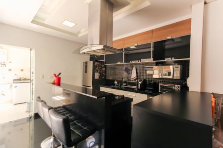 Casa de condomínio à venda com 225m², 3 quartos e 3 vagasCozinha