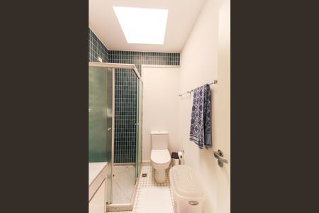 Casa de condomínio à venda com 225m², 3 quartos e 3 vagasBanheiro da Suíte 1