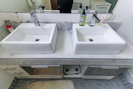 Casa de condomínio à venda com 225m², 3 quartos e 3 vagasBanheiro da Suíte 3