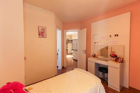 Casa de condomínio à venda com 225m², 3 quartos e 3 vagasQuarto 2 - Suíte